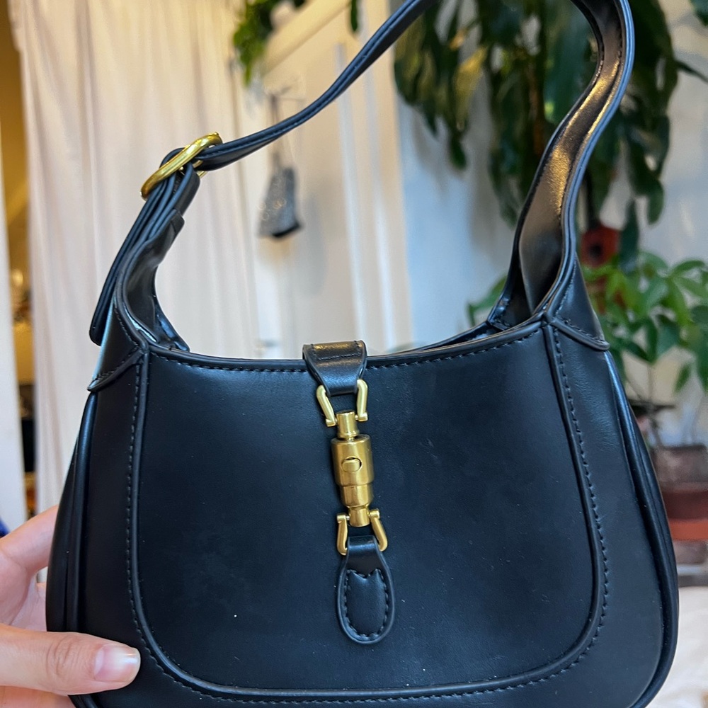 Elegant Black Leather Women's Bag